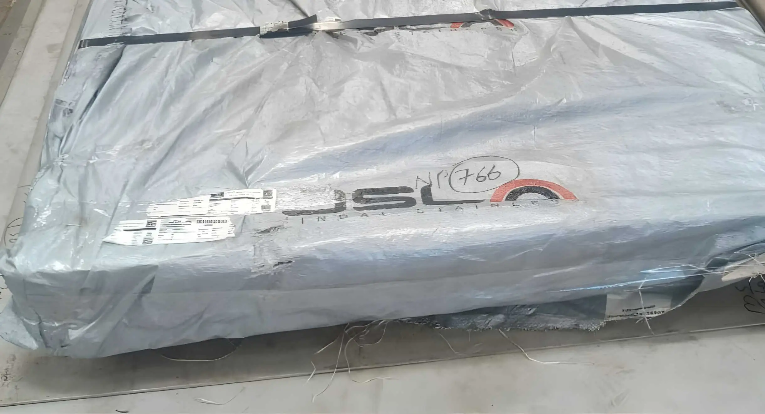 Stainless steel sheets and plates for construction and engineering use in India